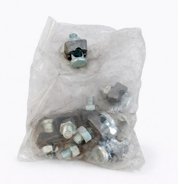 lotto-morsetti-elettrici-bullonati-zincati-raccordi-industriali-per-cavi